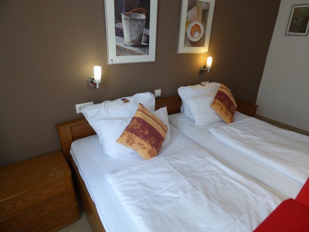 Hotel Art Inn Dinslaken Ngoại thất bức ảnh