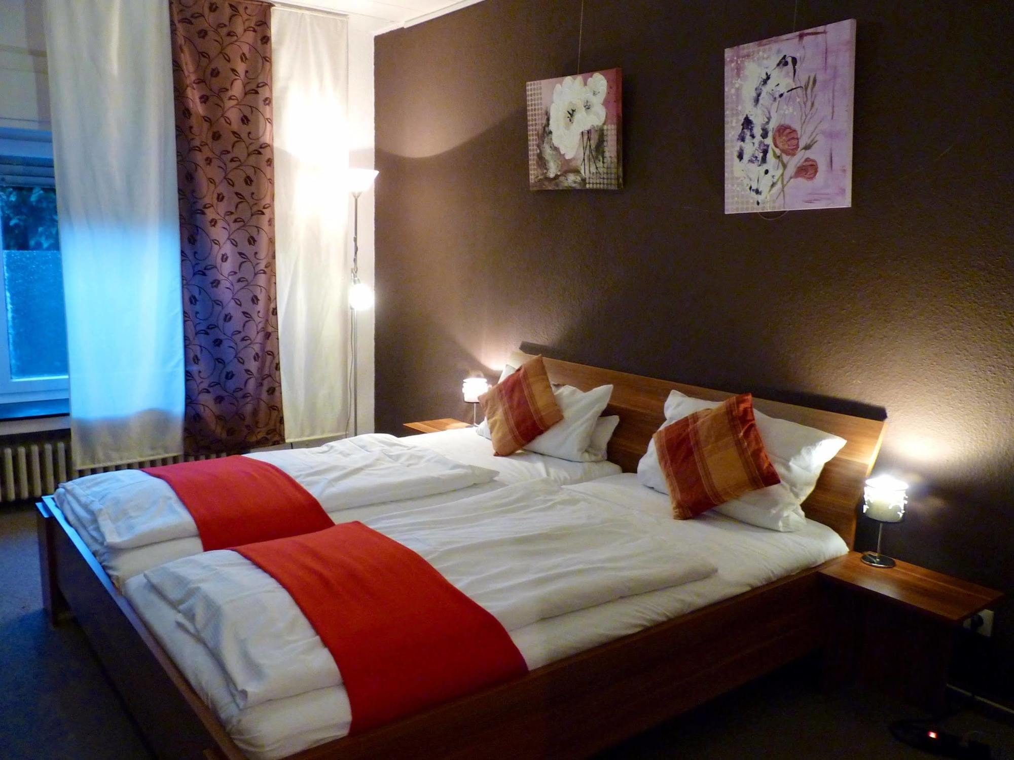 Hotel Art Inn Dinslaken Ngoại thất bức ảnh