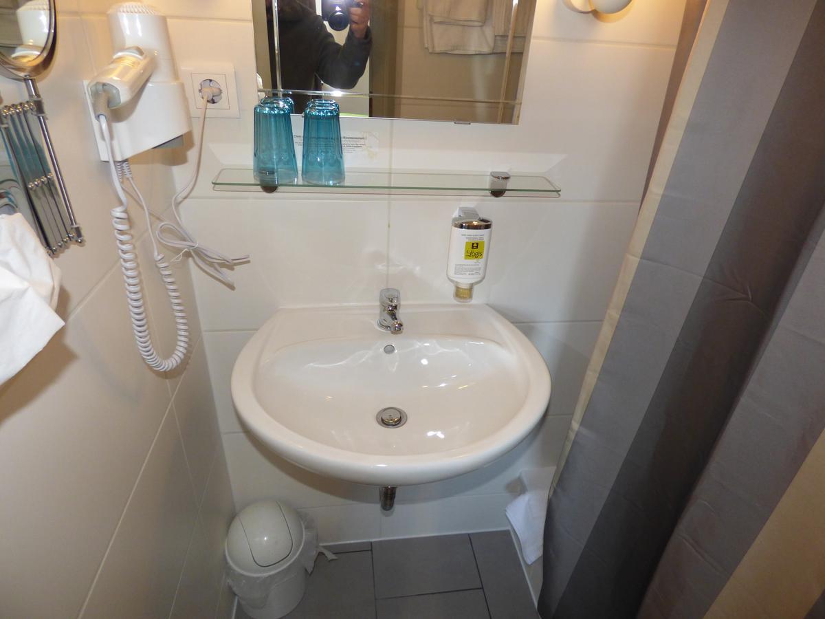 Hotel Art Inn Dinslaken Ngoại thất bức ảnh