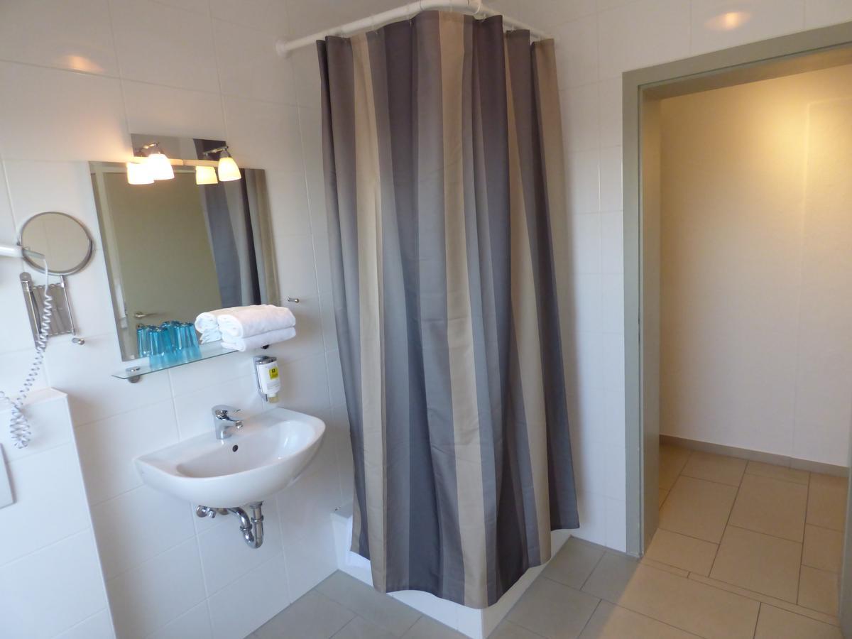 Hotel Art Inn Dinslaken Ngoại thất bức ảnh