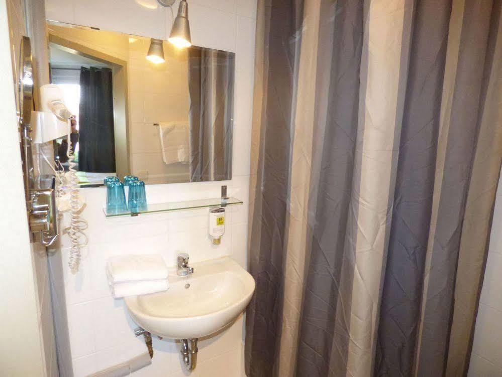 Hotel Art Inn Dinslaken Ngoại thất bức ảnh
