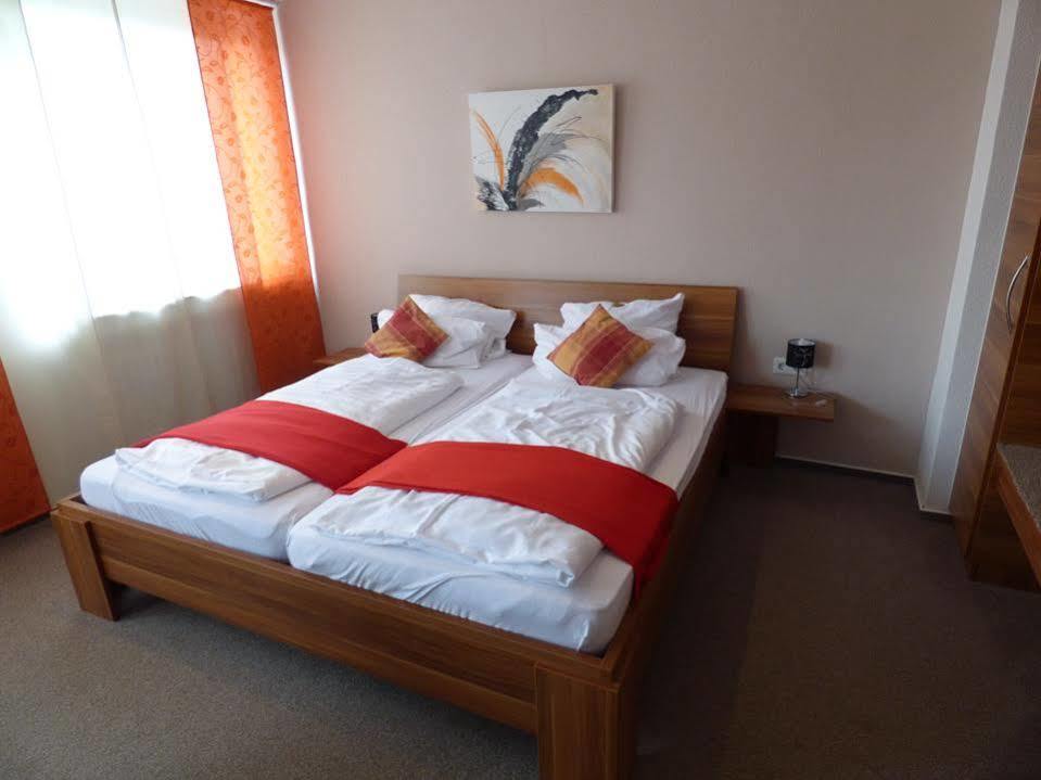 Hotel Art Inn Dinslaken Ngoại thất bức ảnh